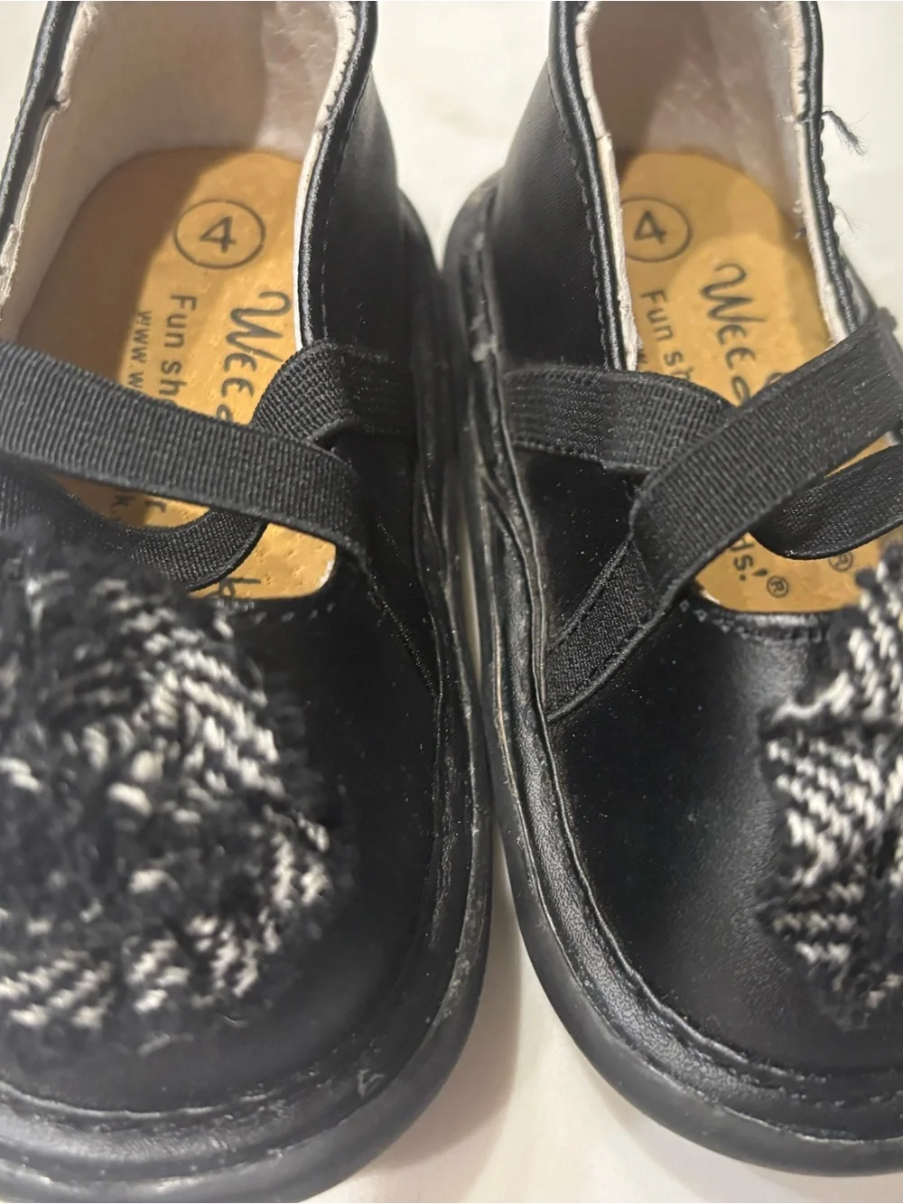 Black Girls' Pom Mary Janes - Size 4